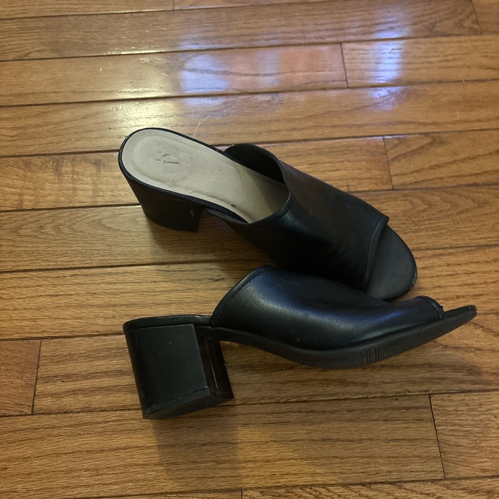 Vera wang Mules